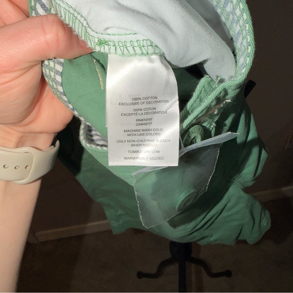 NWT - Olive Green Chino Shorts Women Casual Summer Preppy - Size 8 - Picture 4 of 4